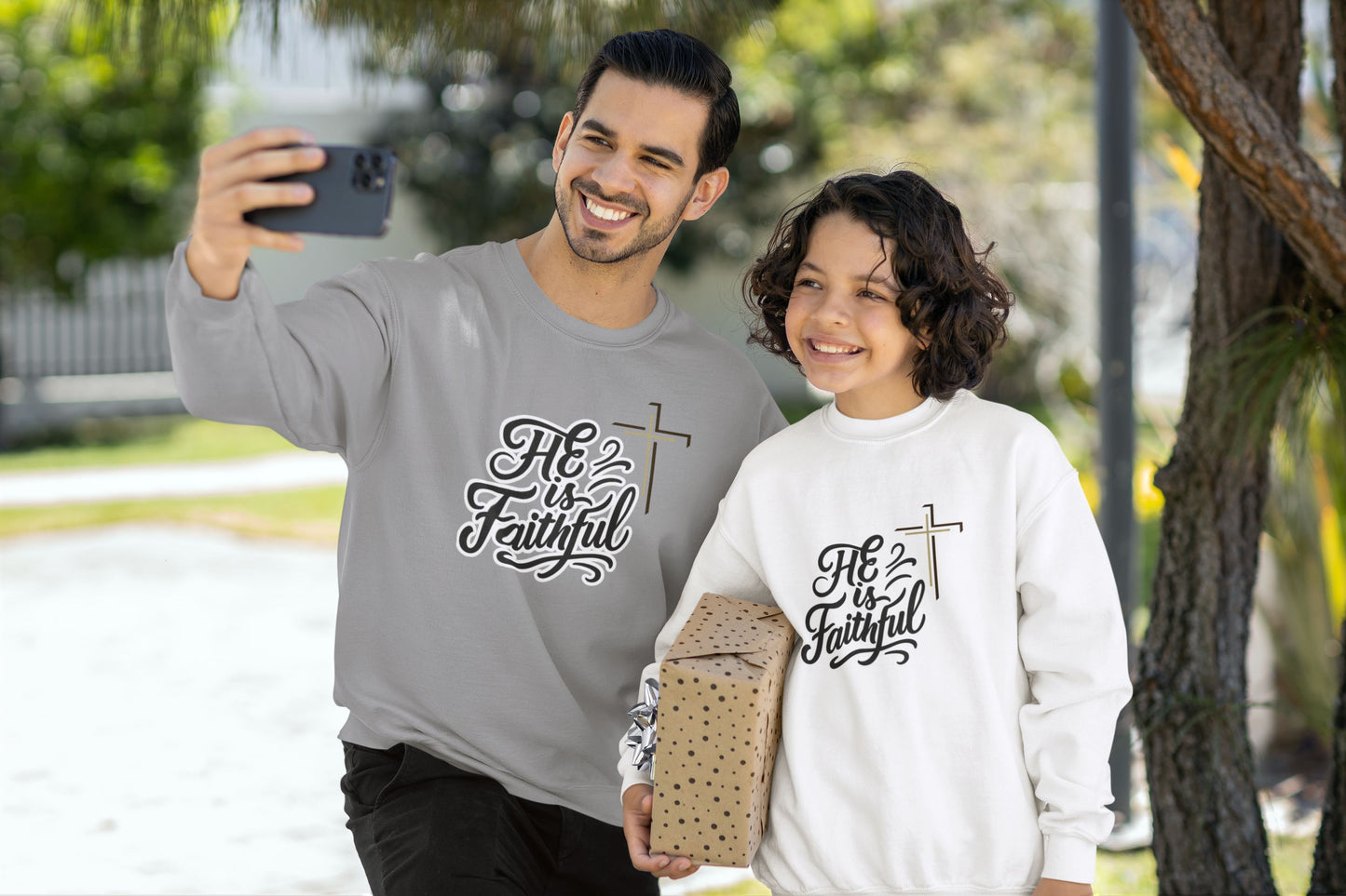 Il est fidèle | Sweat-shirt inspirant chrétien unisexe